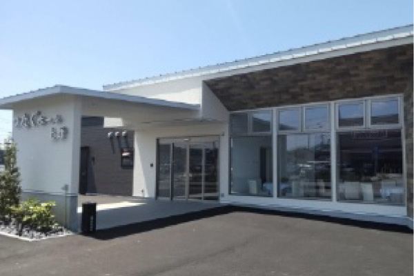 つなぐホール上野外観・春日井市上野町の葬儀式場（2023年リニューアル）